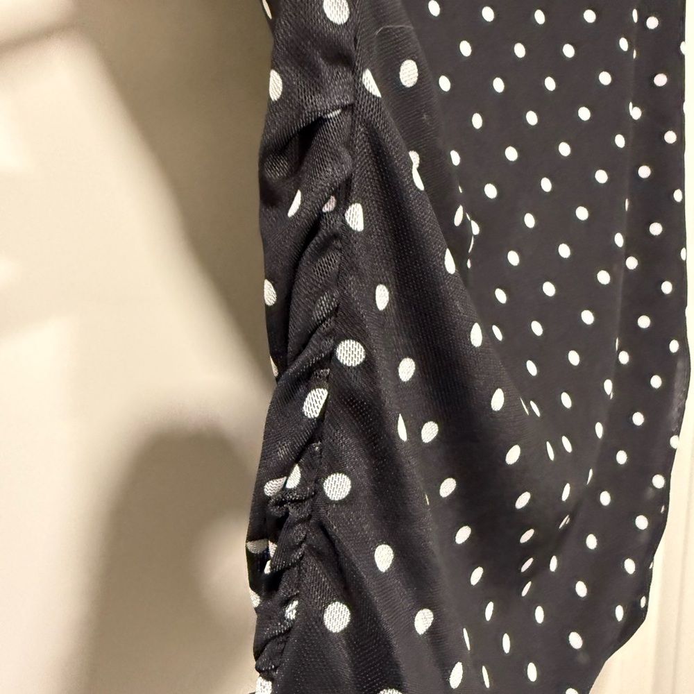 Women’s Size Medium Black and White Polka Dot Tank Top - Picture 3 of 6